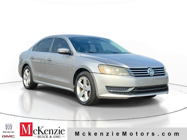 Used 2013 Silver Volkswagen SE image 1