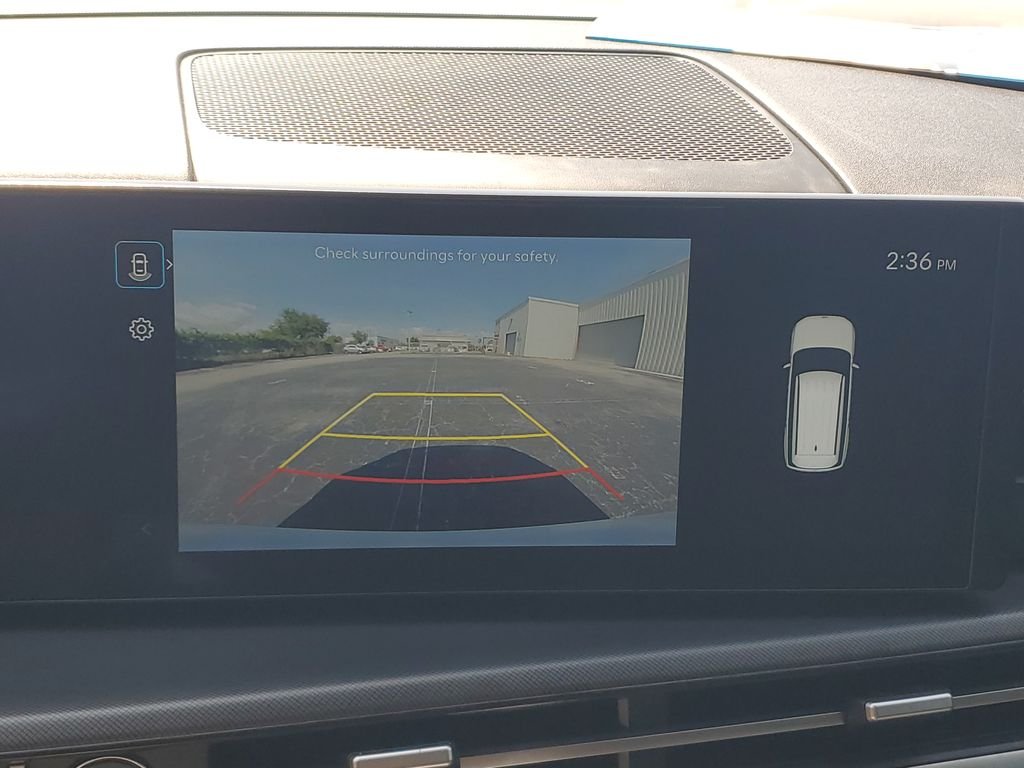 Used 2024 White Hyundai SEL image 17