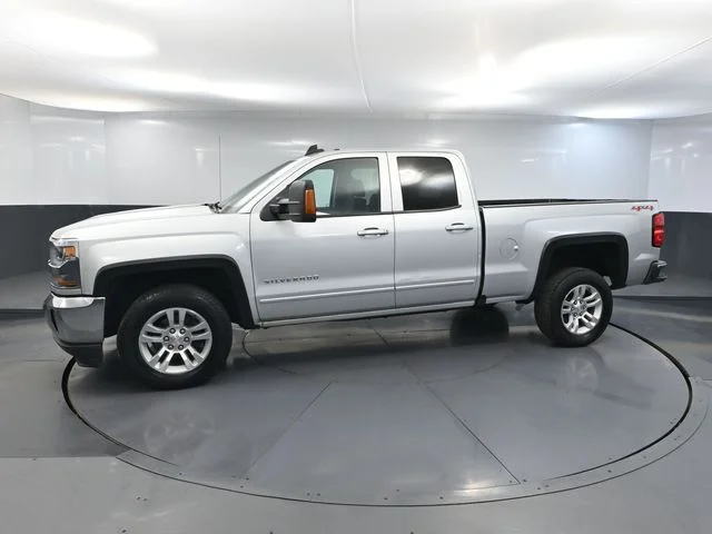 Used 2016 Silver Chevrolet LT image 10