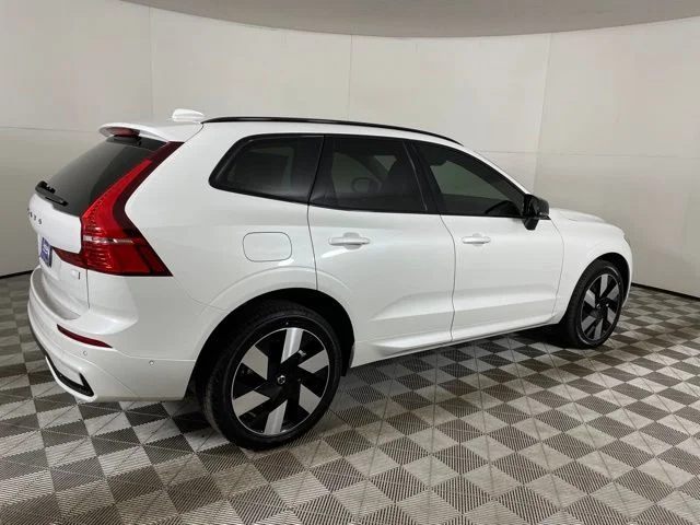 Certified Used 2024 Crystal White Volvo Plus image 12