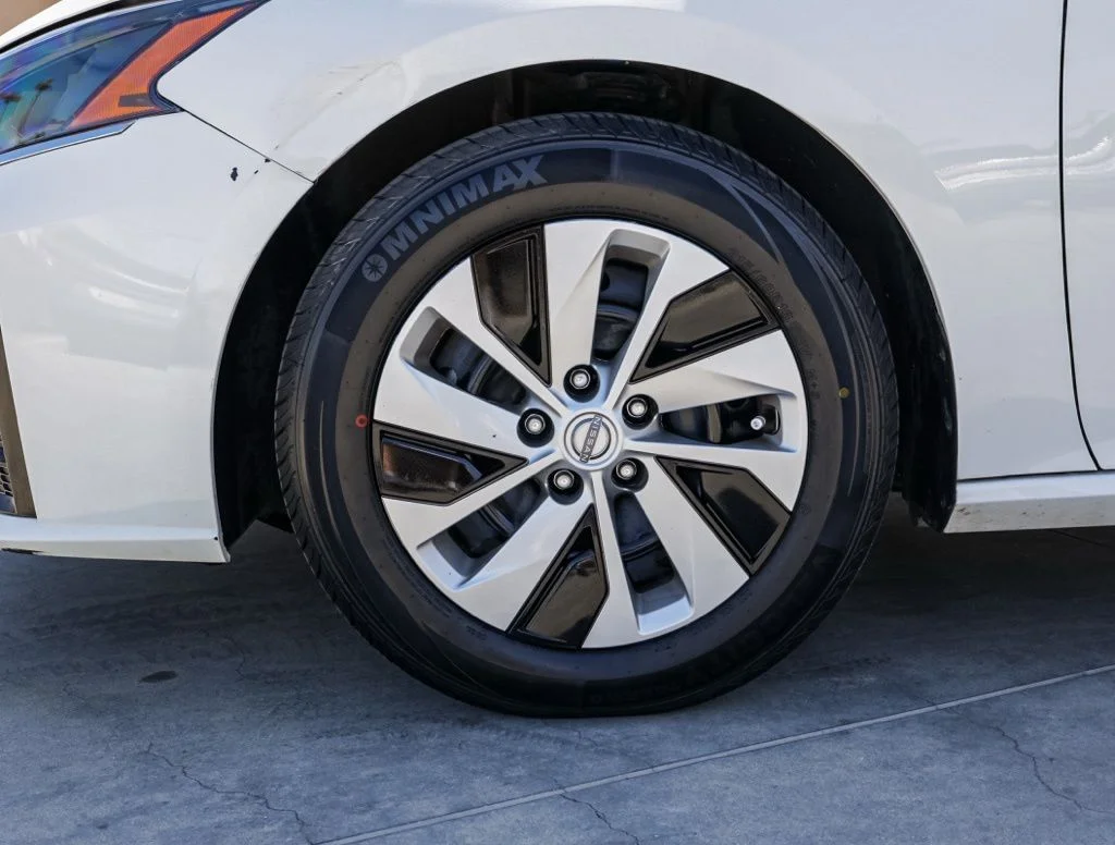 Used 2024 White Nissan 2.5 S image 10