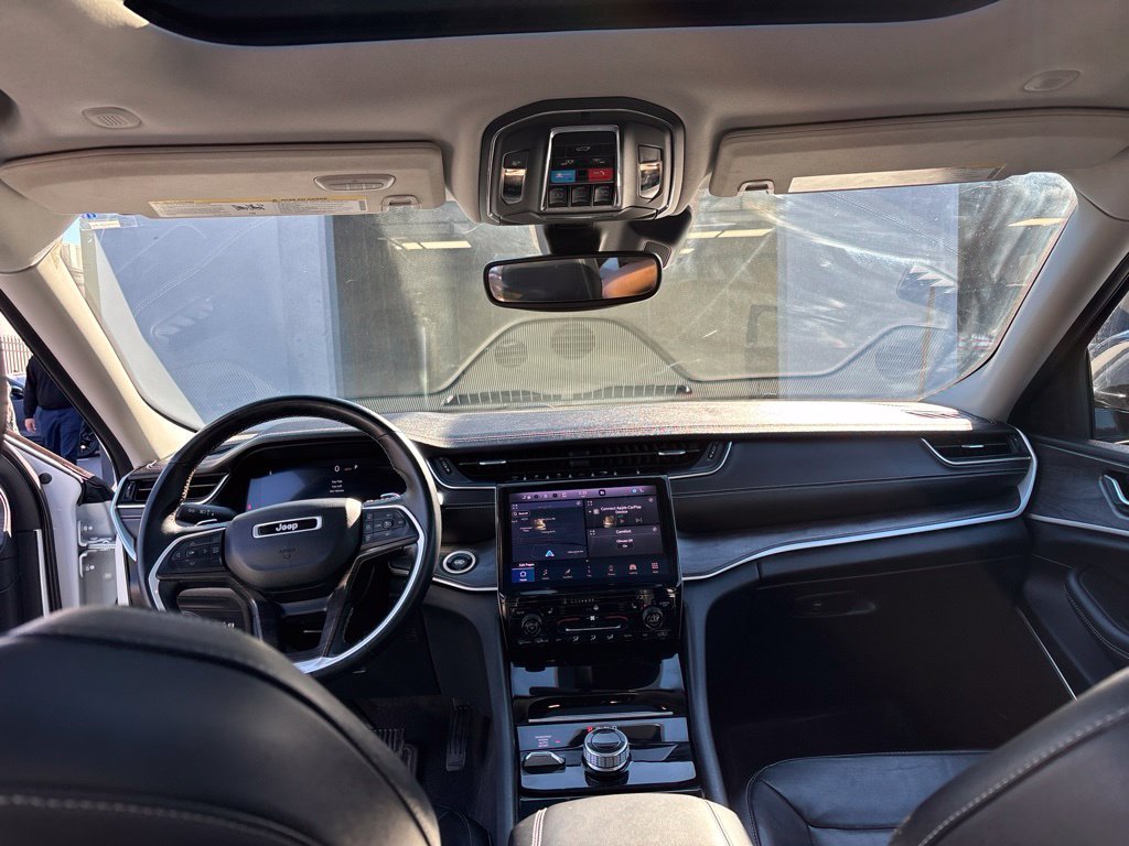 Used 2022 White Jeep Limited image 22