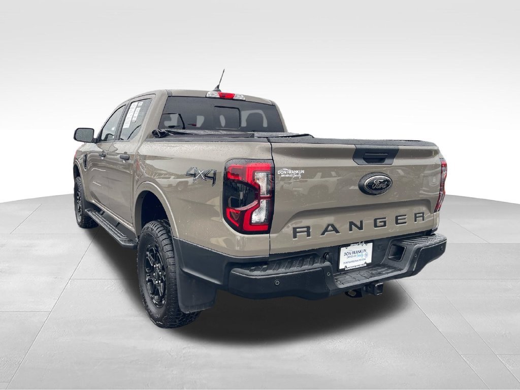 Used 2025 Green Ford XLT image 3
