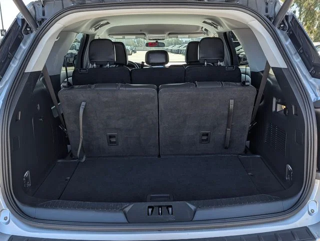 Used 2024 Silver Ford XLT image 10