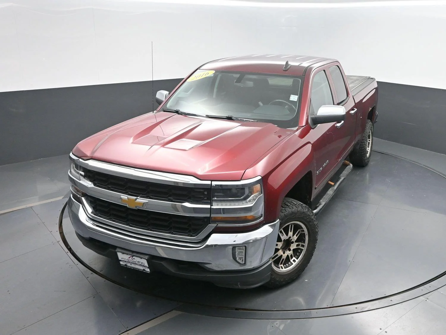 Used 2016 Siren Red Tintcoat Chevrolet LT image 34