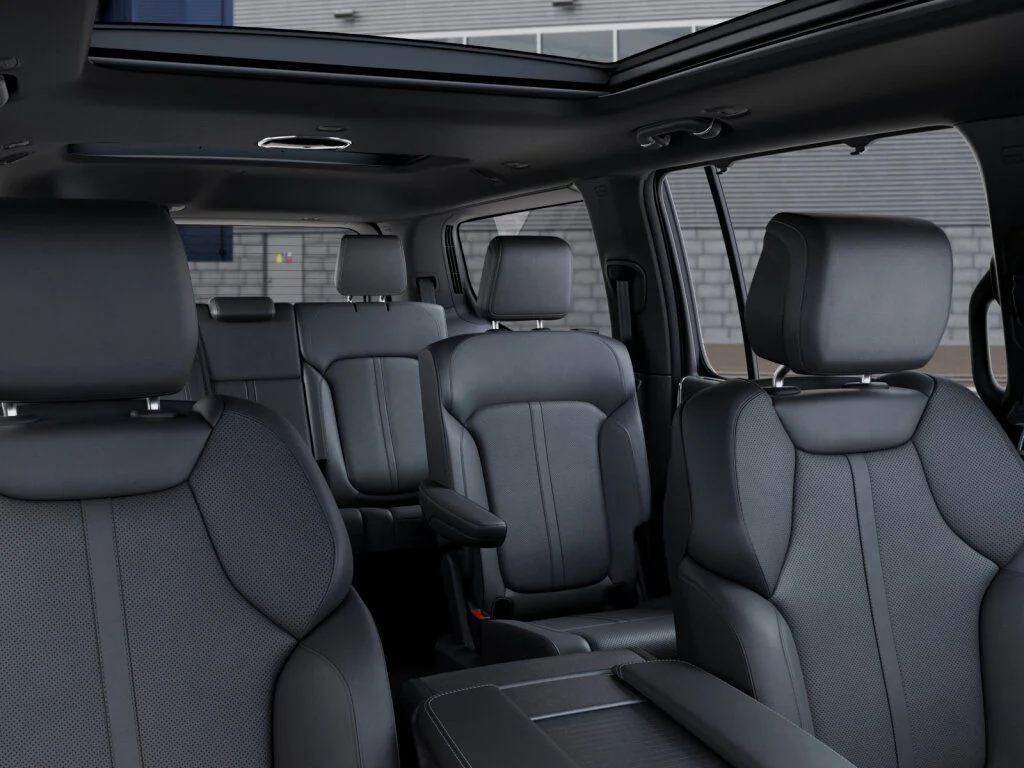 New 2026 Bright White Clear-Coat Exterior Paint Jeep Limited Reserve image 26