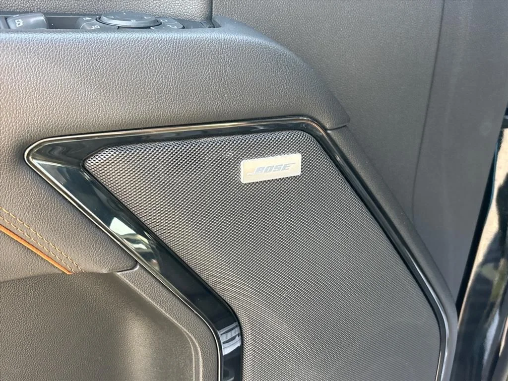 Used 2022 Black GMC AT4 image 26