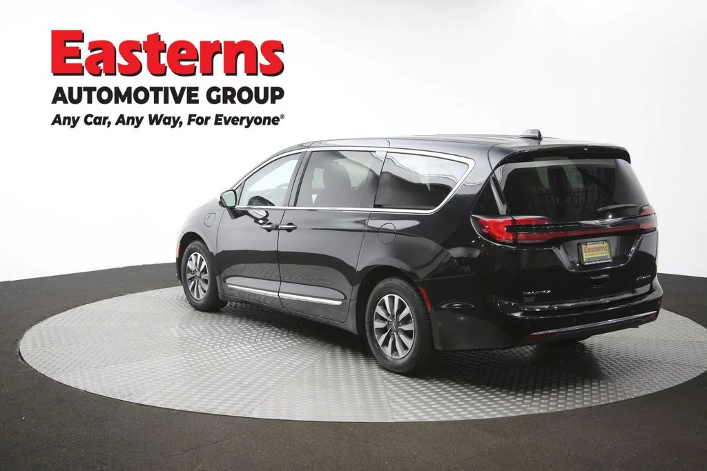 Used 2023 Black Chrysler Limited image 68