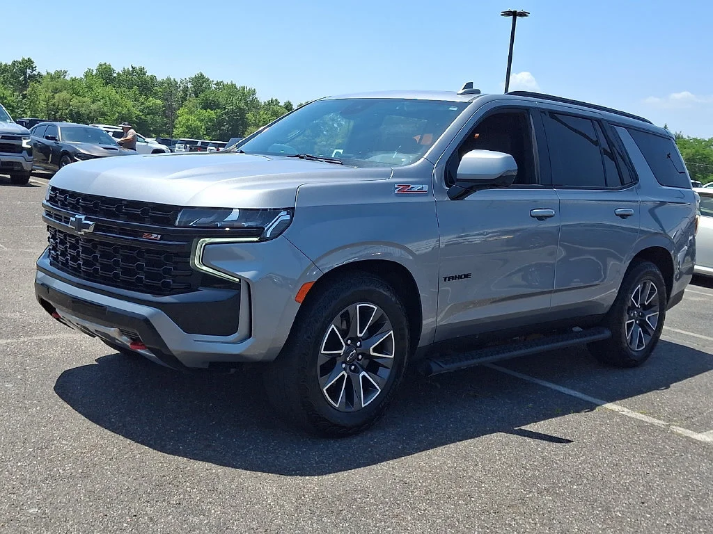 Used 2023 Silver Chevrolet Z71 image 6