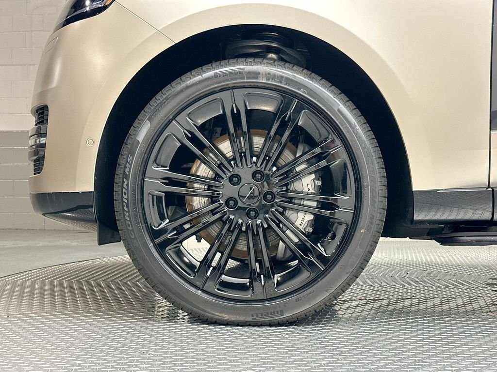 New 2026 Sunset Gold SV Bespoke Ultra Metallic Gloss Land Rover SE image 5