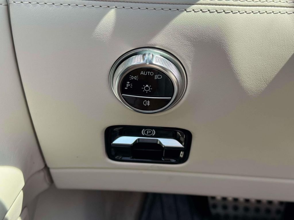 Certified Used 2022 MANUFAKTUR Moonlight White Metallic Mercedes-Benz SL 55 AMG® image 21