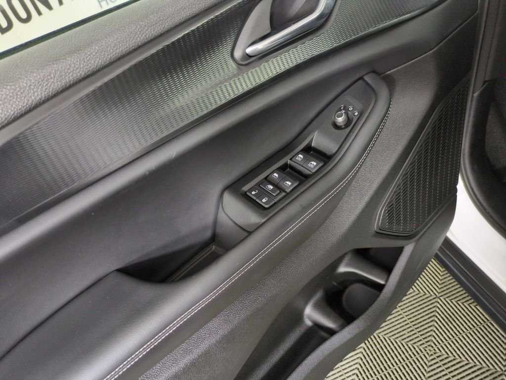 Used 2025  Jeep Altitude X image 14
