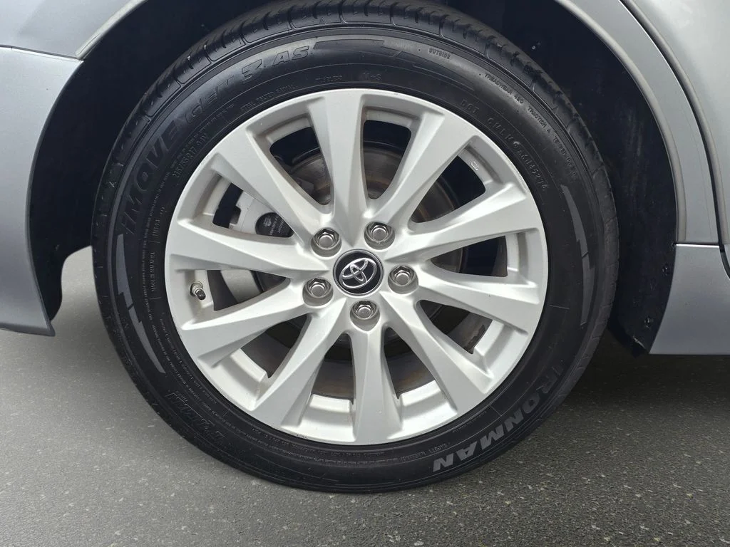 Used 2019 Silver Toyota LE image 33