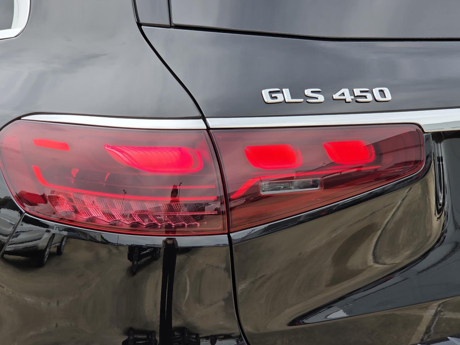 Used 2024 Obsidian Black Metallic Mercedes-Benz GLS image 9