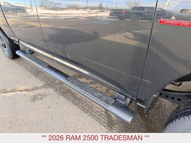 New 2026 Diamond Black Crystal Pearl-Coat Exterior Paint RAM Tradesman image 10