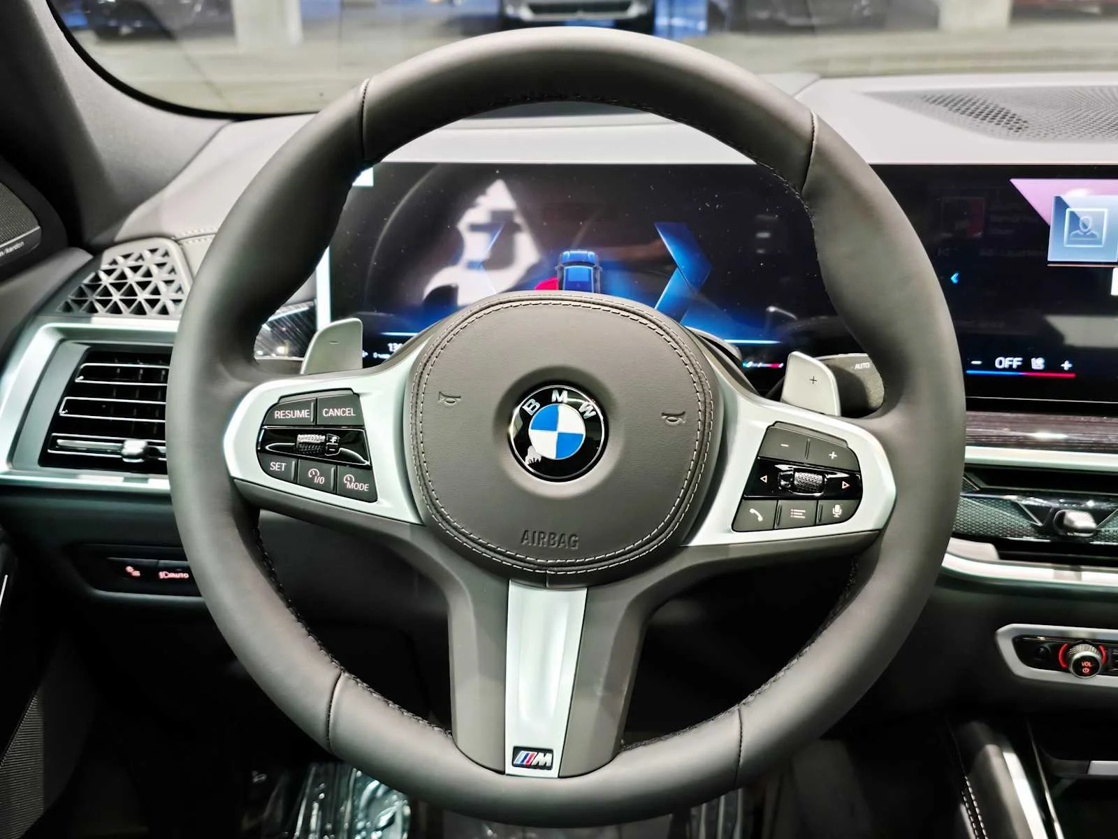 New 2026 Carbon Black Metallic BMW xDrive40i image 11