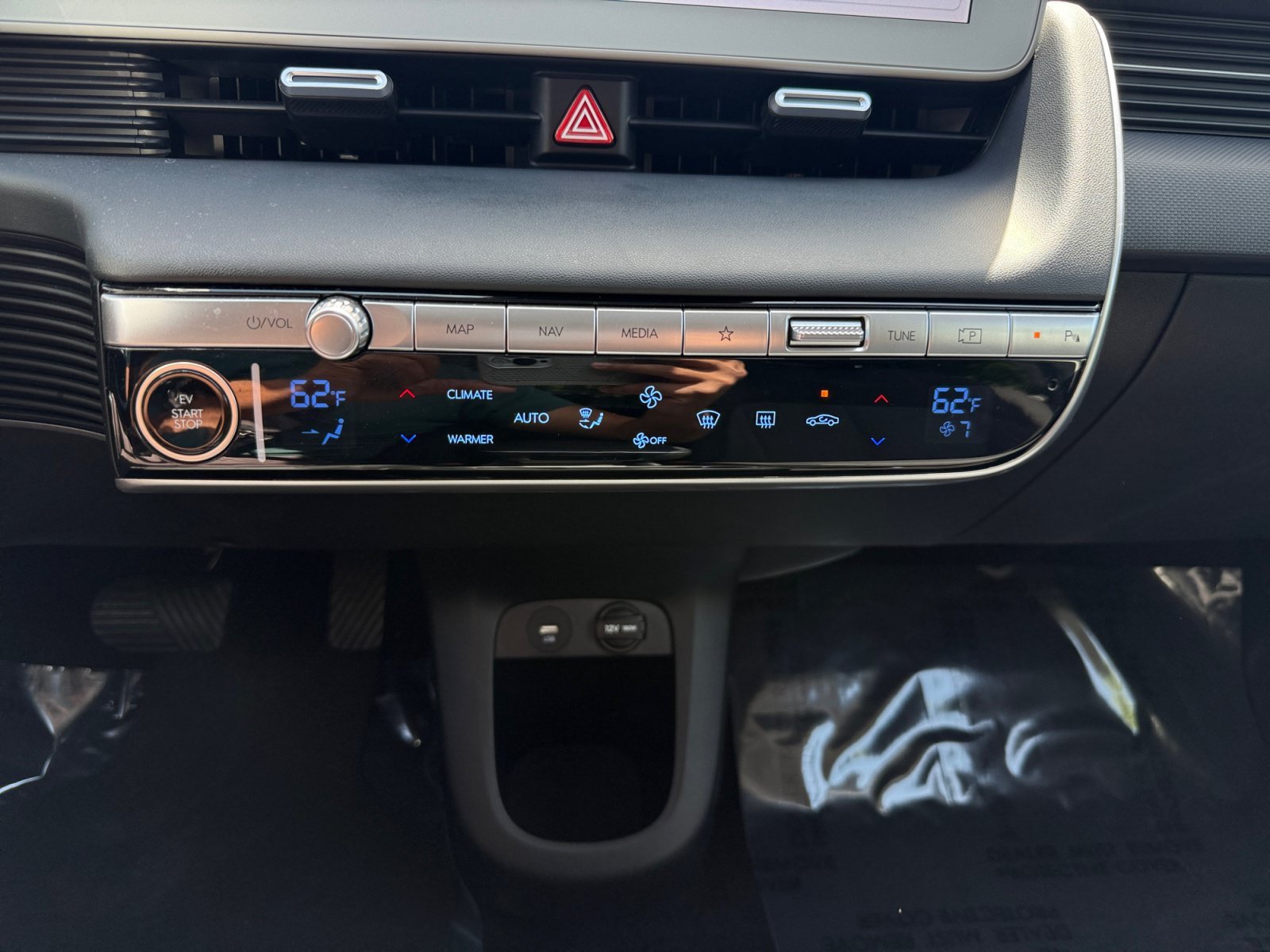 Certified Used 2024 Abyss Black Hyundai SEL image 13