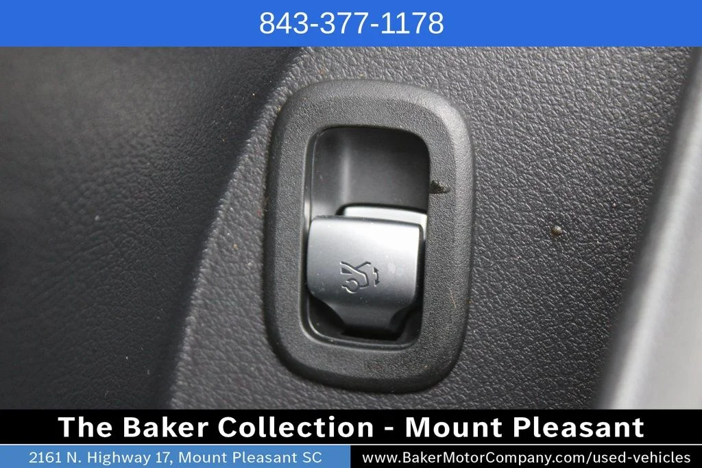 Used 2026 White Mercedes-Benz GLC 300 image 24