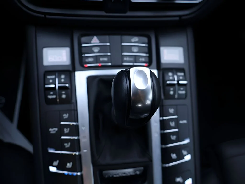 Used 2020 Dolomite Silver Metallic Porsche Turbo image 24