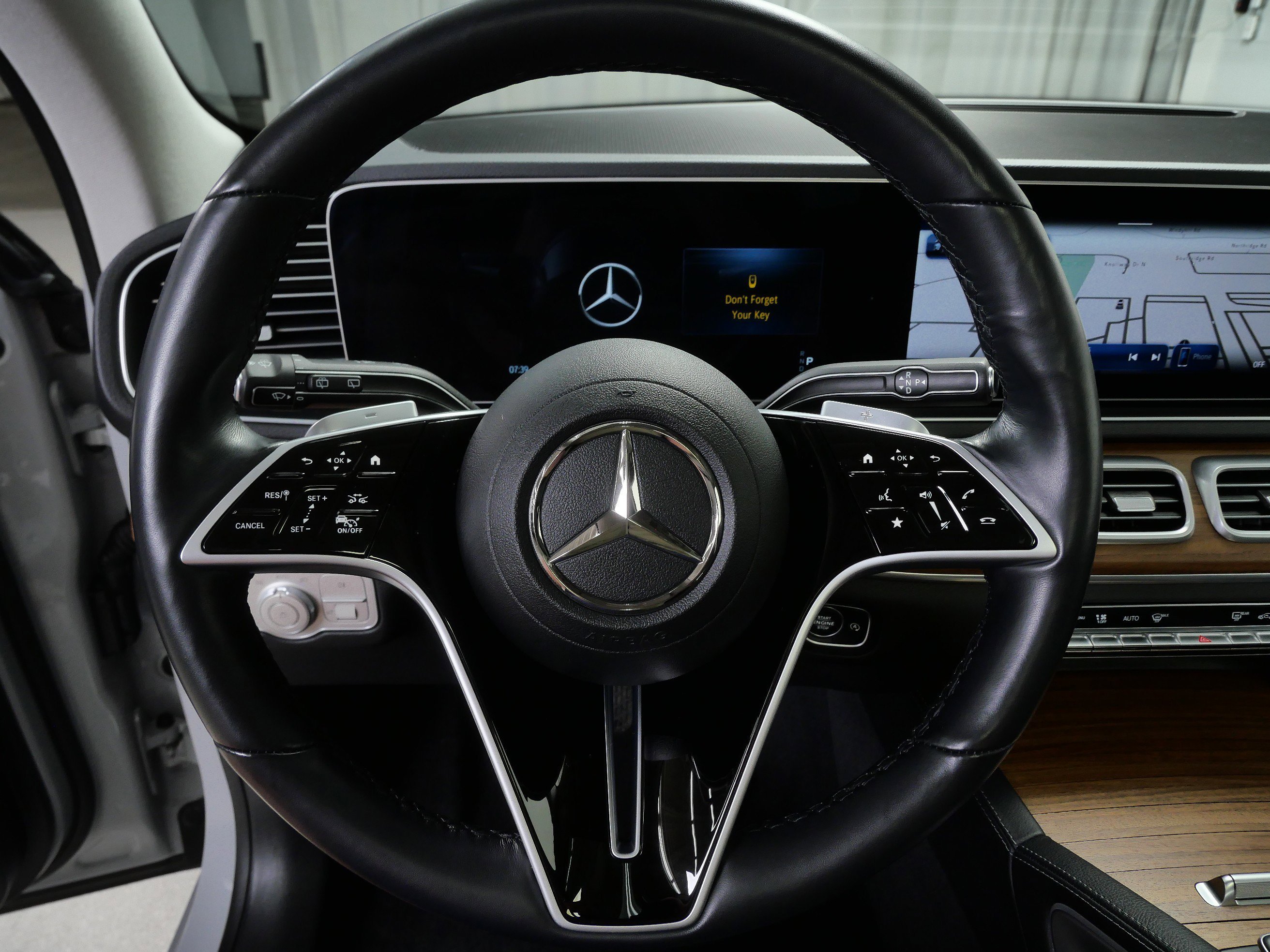 Certified Used 2025 MANUFAKTUR Alpine Grey Mercedes-Benz GLE 350 image 23