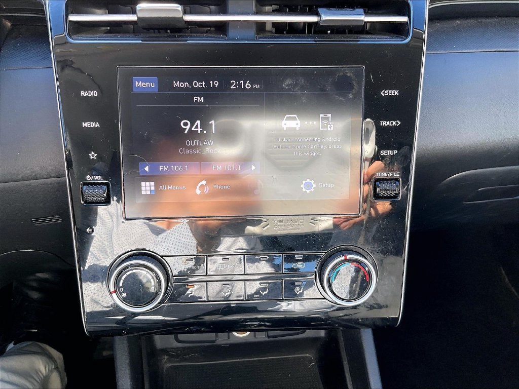 Used 2024 Hampton Gray Hyundai SE image 25