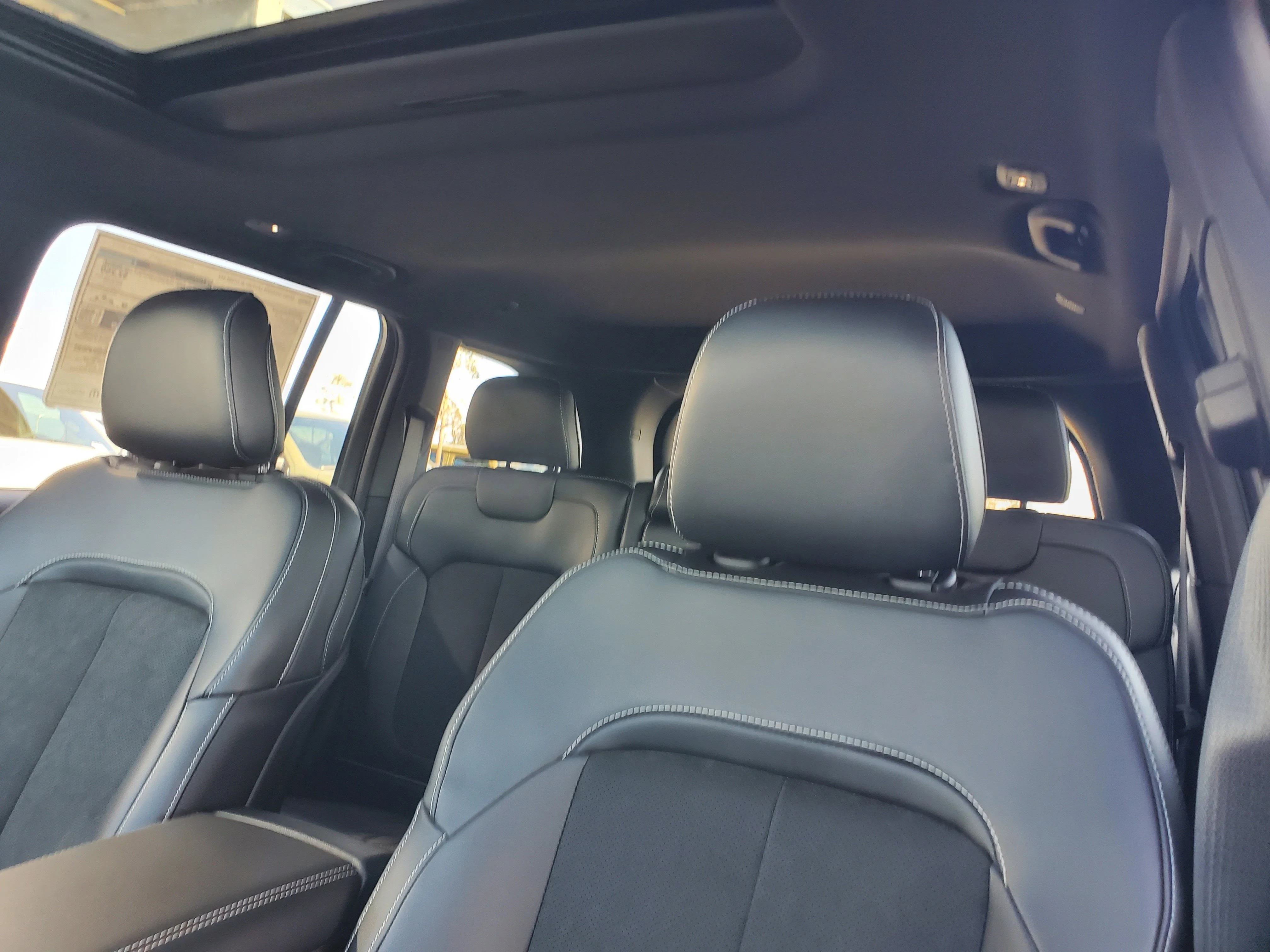 New 2026 Diamond Black Crystal Pearlcoat Jeep Altitude image 13