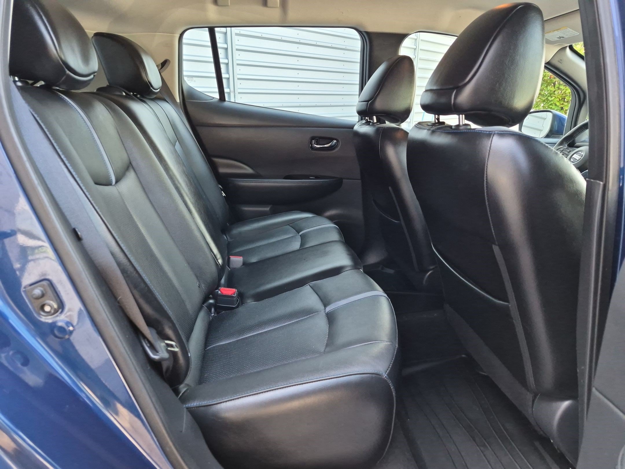 Used 2018 Deep Blue Pearl Nissan SL image 28