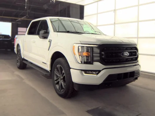 Used 2023 Oxford White Ford XLT image 4
