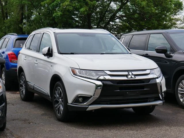 2018 Mitsubishi Outlander GT S-AWC's photo