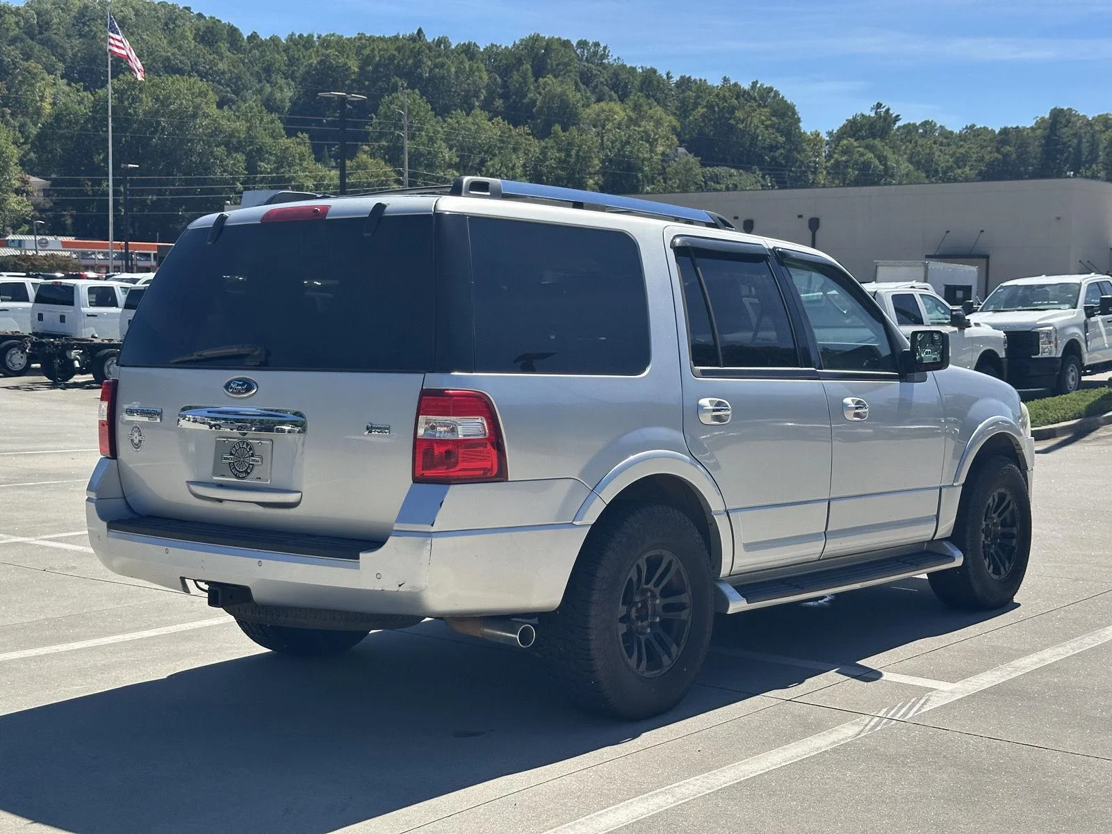 Used 2012  Ford Limited image 7