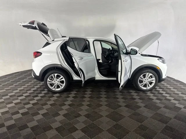 Used 2022 White Buick Preferred image 13