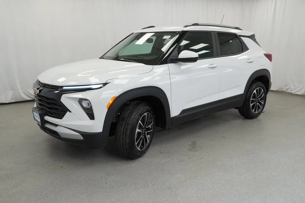 New 2026 Summit White Chevrolet LT image 3