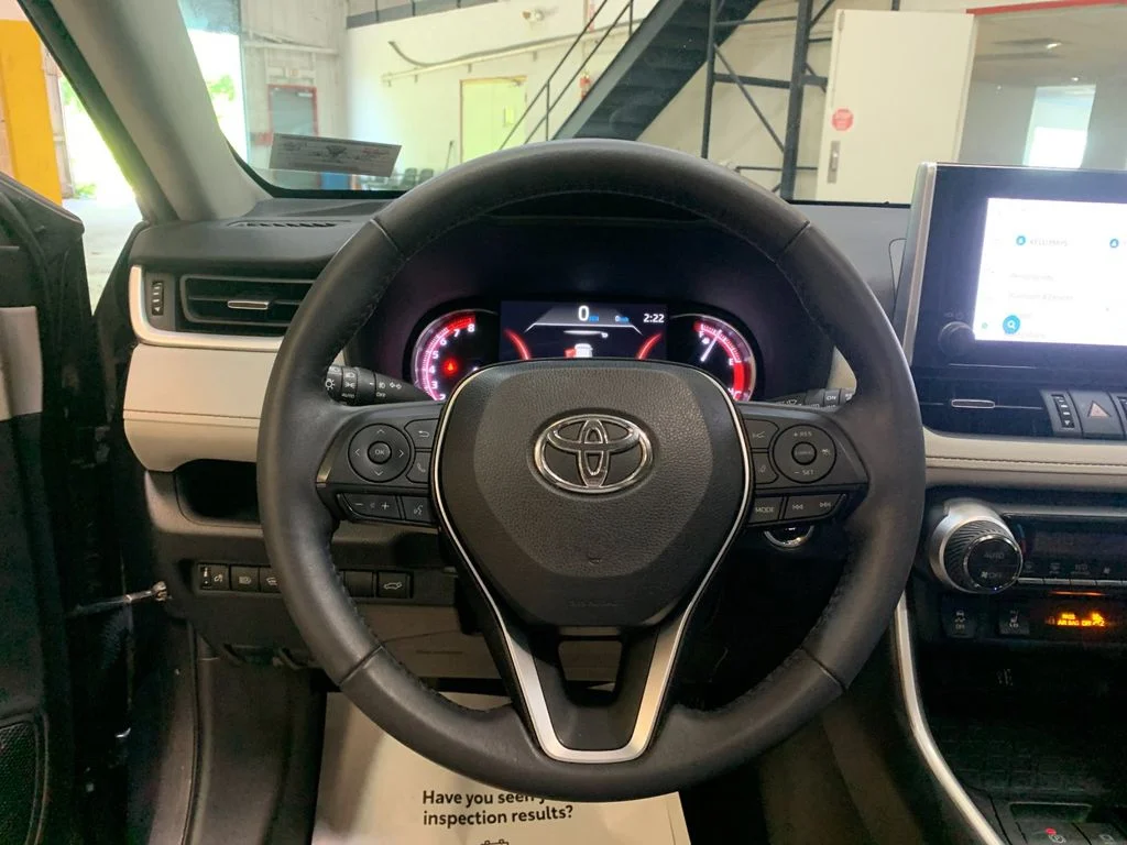 Used 2024 Gray Toyota XLE Premium image 27