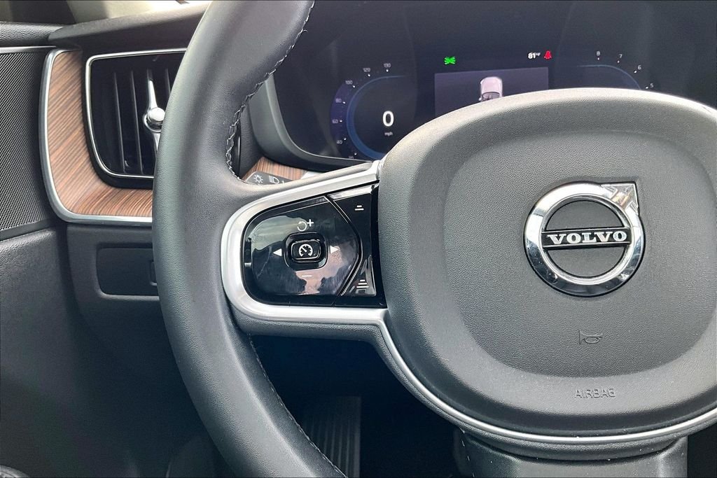 2023 Volvo XC60 Plus - Photo 18