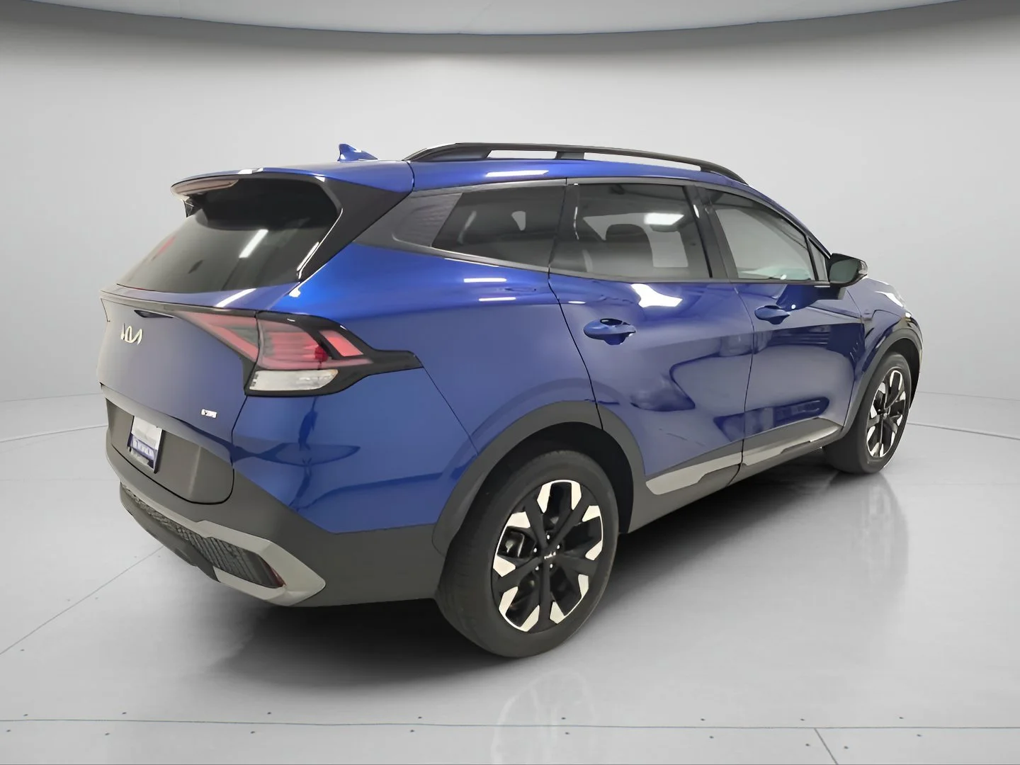 Used 2024 Sapphire Blue Kia X-Line image 5