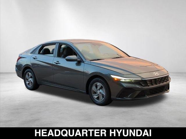 New 2026 Gray Hyundai SE image 3