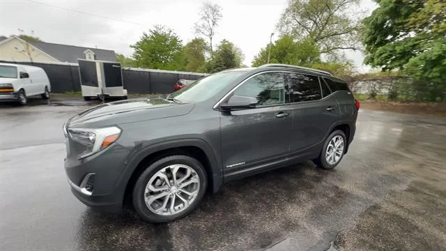 Used 2018 GRAPHITE GRAY METALLIC GMC SLT image 4
