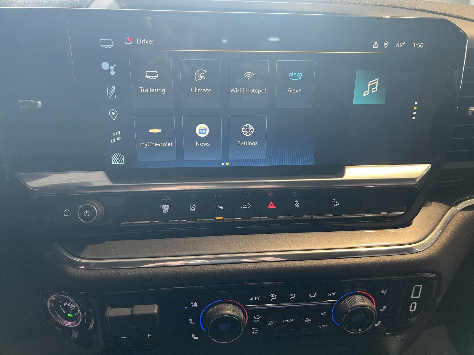 Used 2024 Iridescent Pearl Tricoat Chevrolet High Country image 26