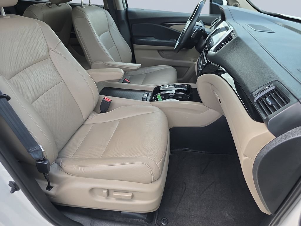 Used 2017 White Diamond Pearl Honda Elite image 39