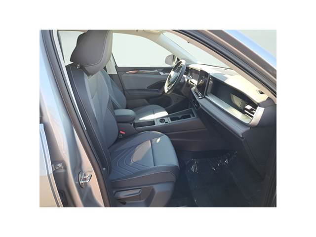 2025 Volkswagen Tiguan SE - Photo 17