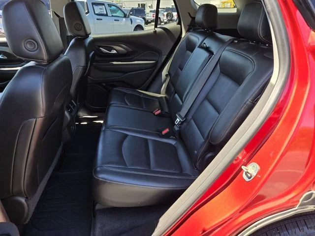 Used 2022 Red GMC SLT image 12