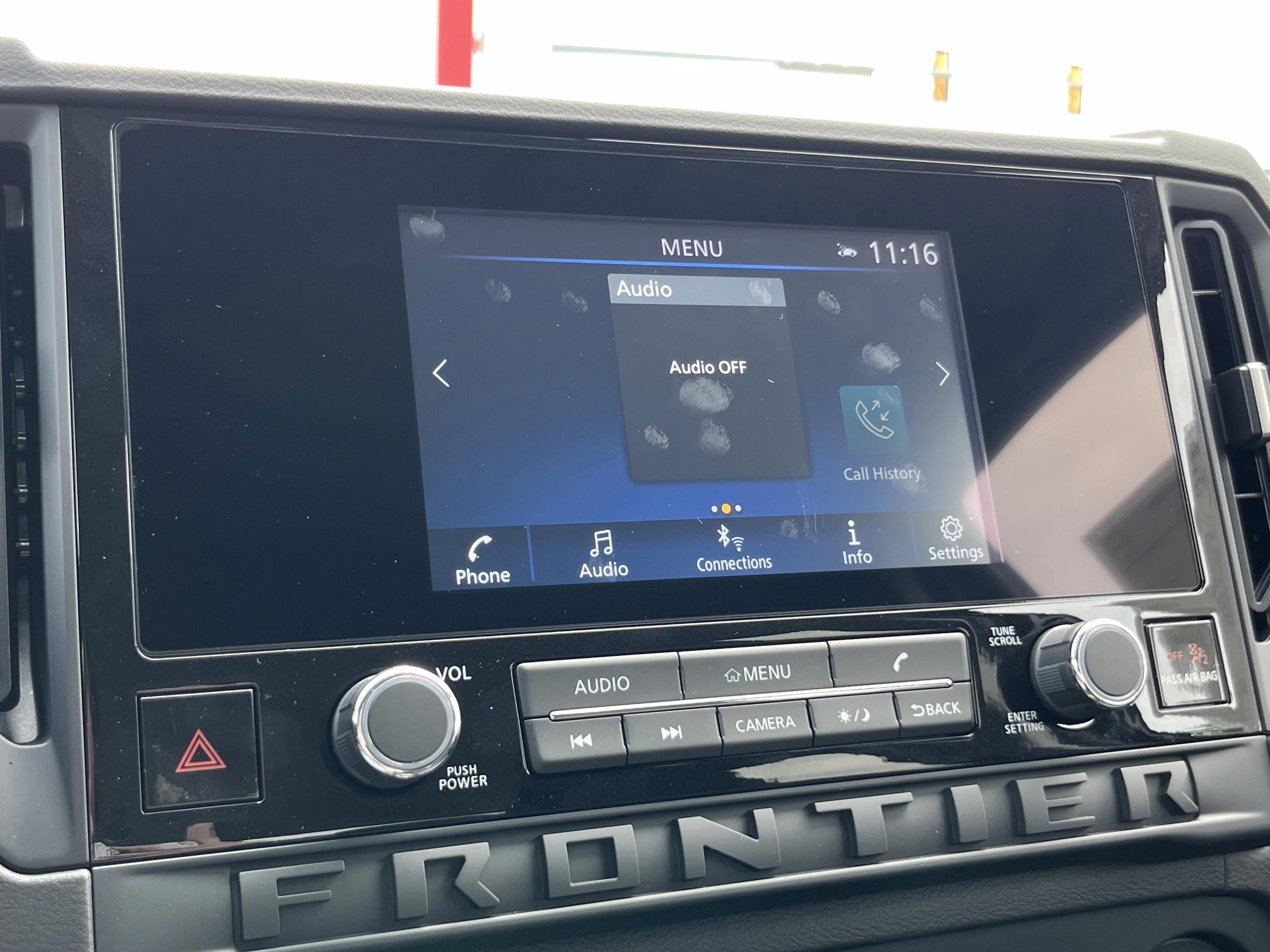 New 2026 Glacier White Nissan Crew Cab S image 30
