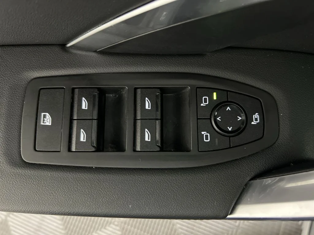 Used 2025 Black BMW xDrive28i image 15