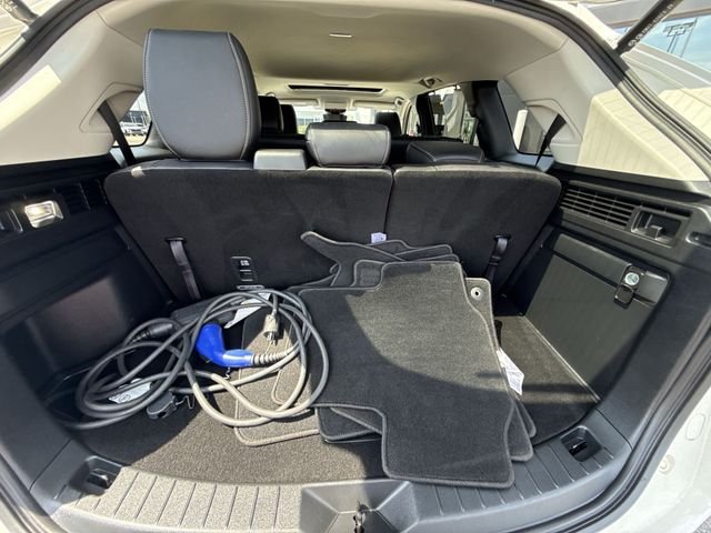 Used 2024 White Mazda Preferred image 27