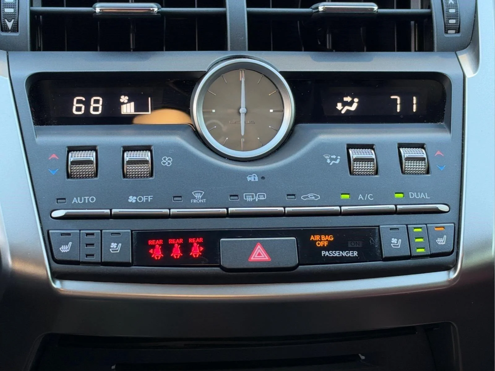 Used 2021  LEXUS  image 26