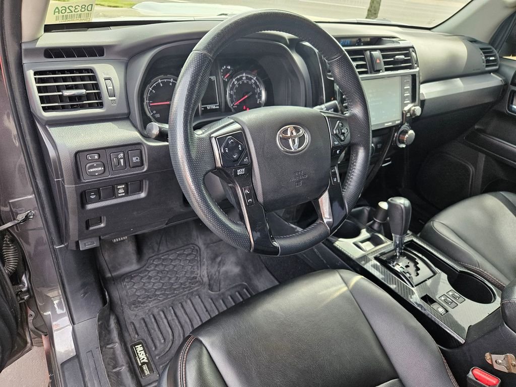 Used 2021 Midnight Black Metallic Toyota Venture image 13