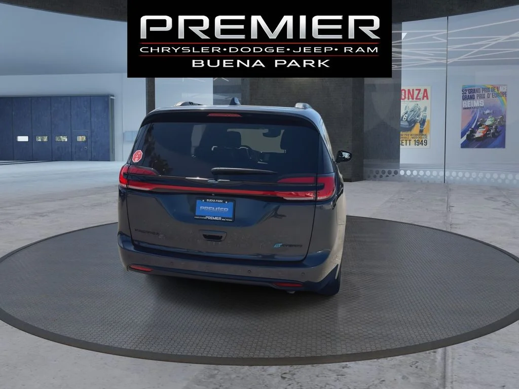 Used 2021 Gray Chrysler Limited image 7