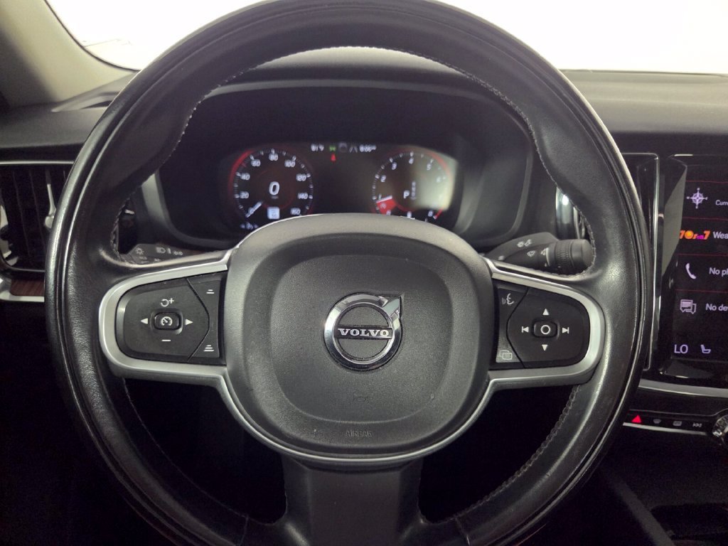 Certified Used 2022 Gray Volvo Momentum image 15