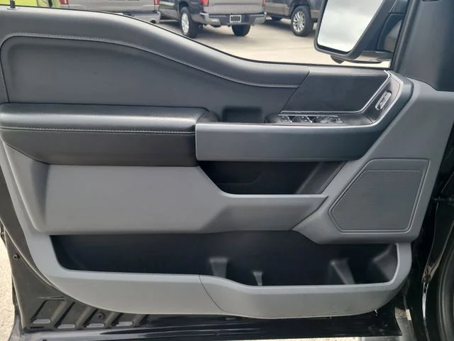 Used 2024 Black Ford XLT image 16