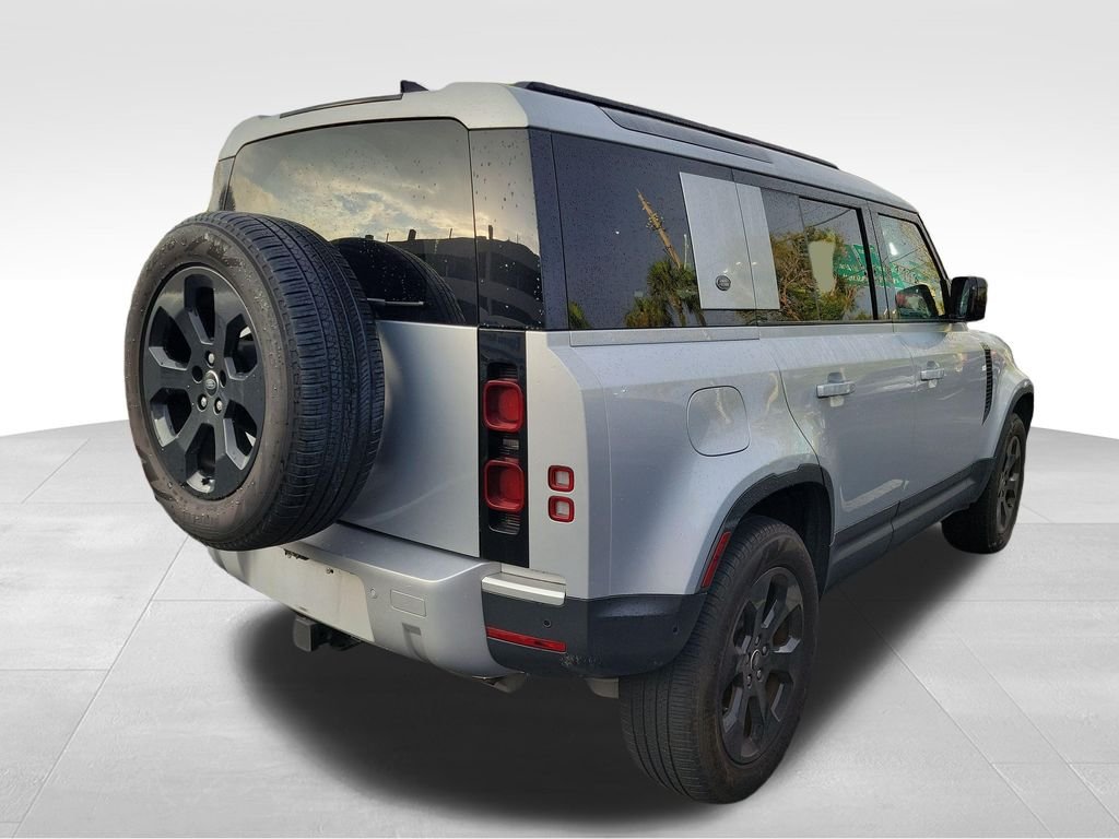 Used 2024 Silicon Silver Premium Metallic Land Rover S image 12